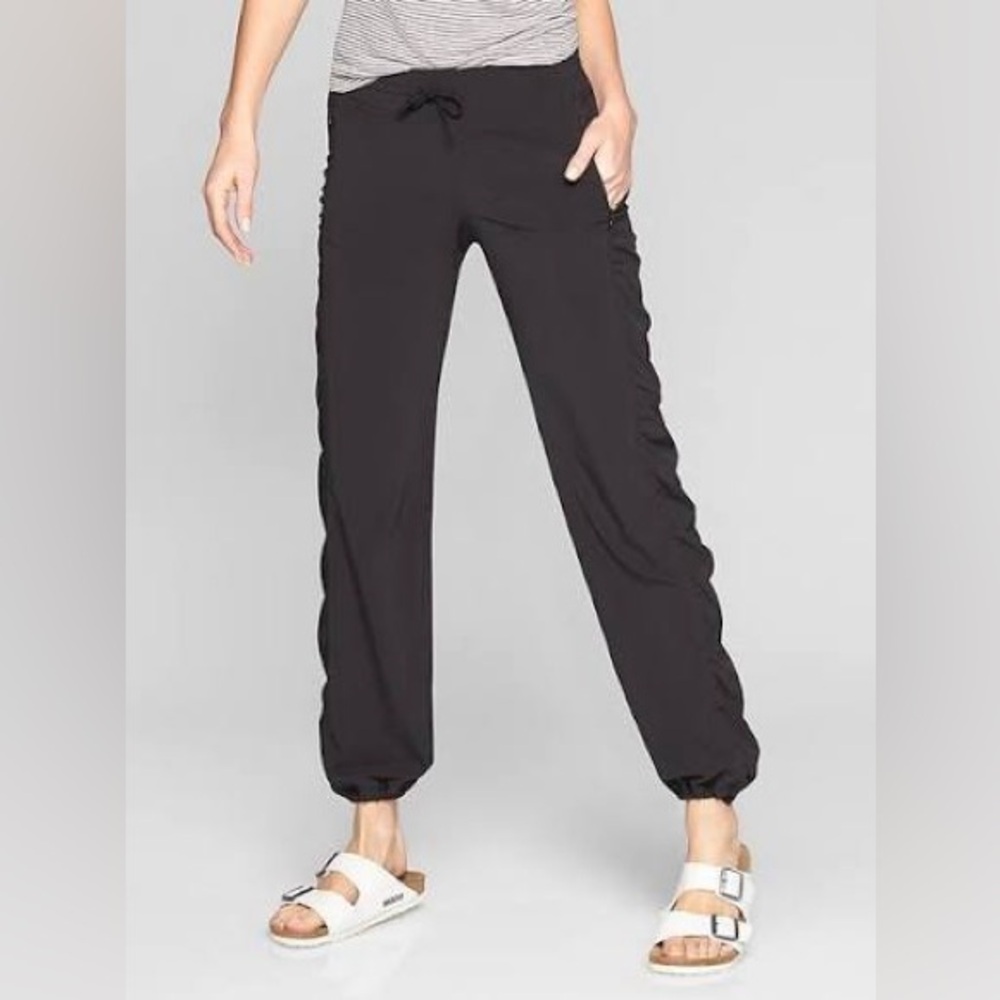 Athleta La Viva Pant Featherweight Stretch Ruched Black Mid Rise Size 4 - Picture 3 of 6